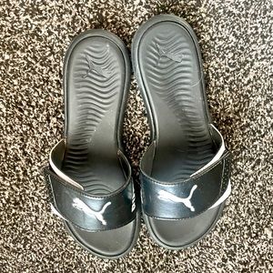 Ladies Puma Slides sz. 9